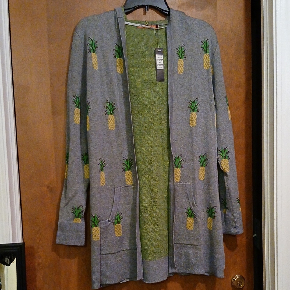 Belldini Gray Hooded Cardigan with Pineapple Pattern Sponge Bob Nwt M